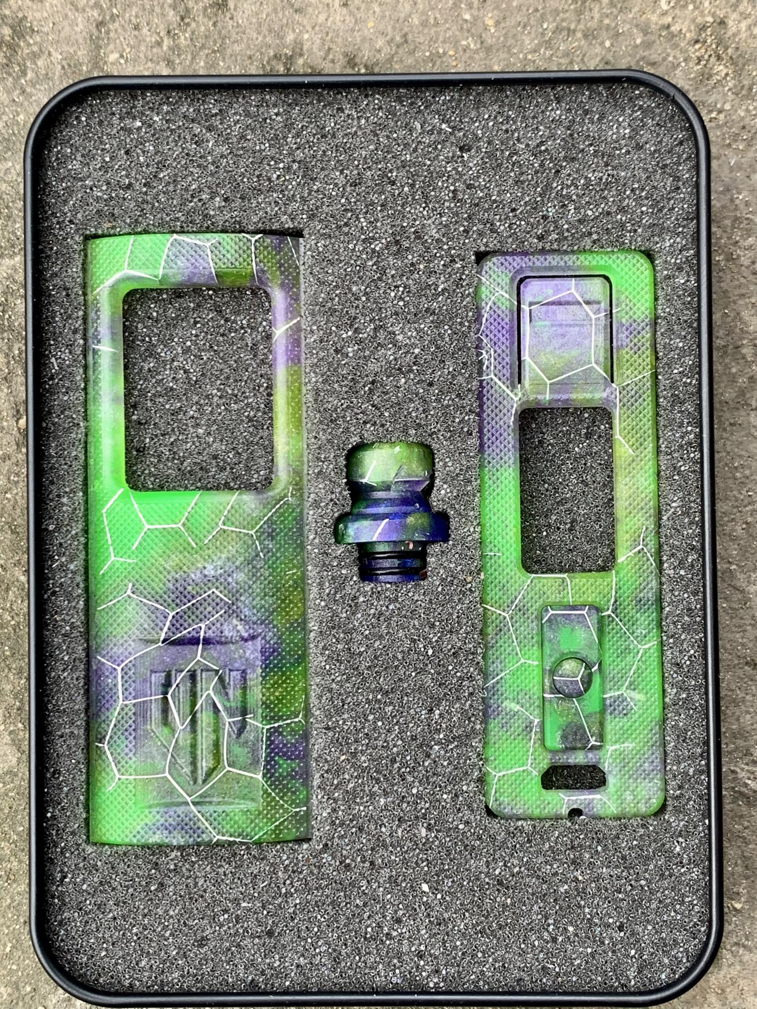 UN Stashbox 1.8 Panels Straight Fire Vaporium UN Stashbox 1.8 Panels Straight Fire Vaporium